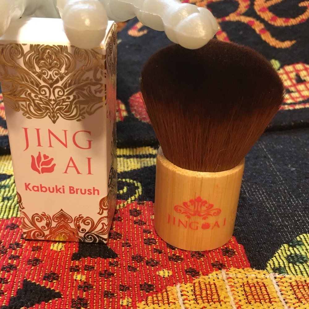 Kabuki Brush